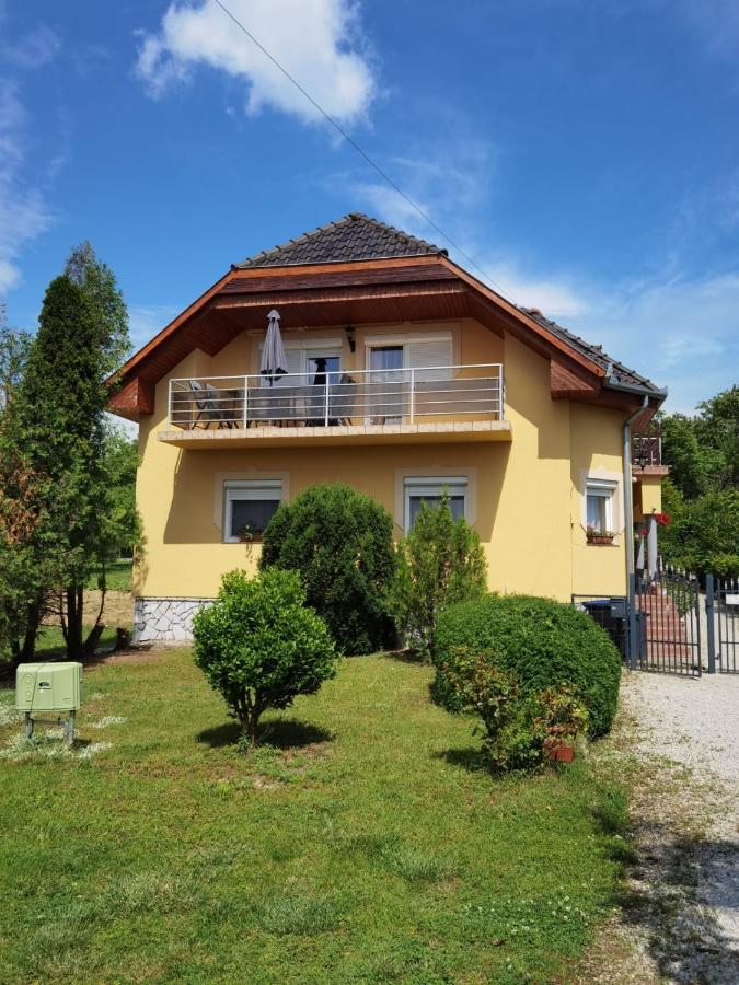 Beni Haus Daire Balatongyörök Dış mekan fotoğraf